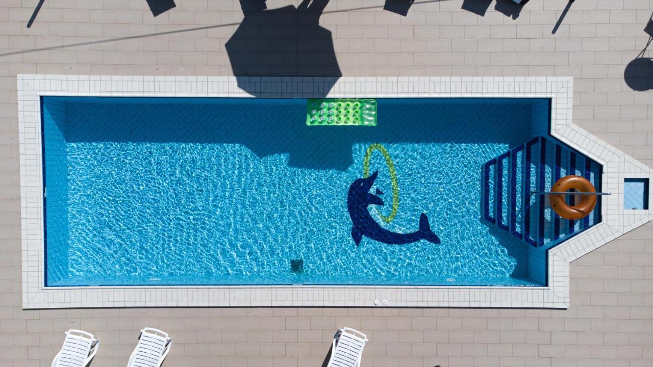 Spacious Villa For 10 With A Big Private Pool 트릴리 외부 사진