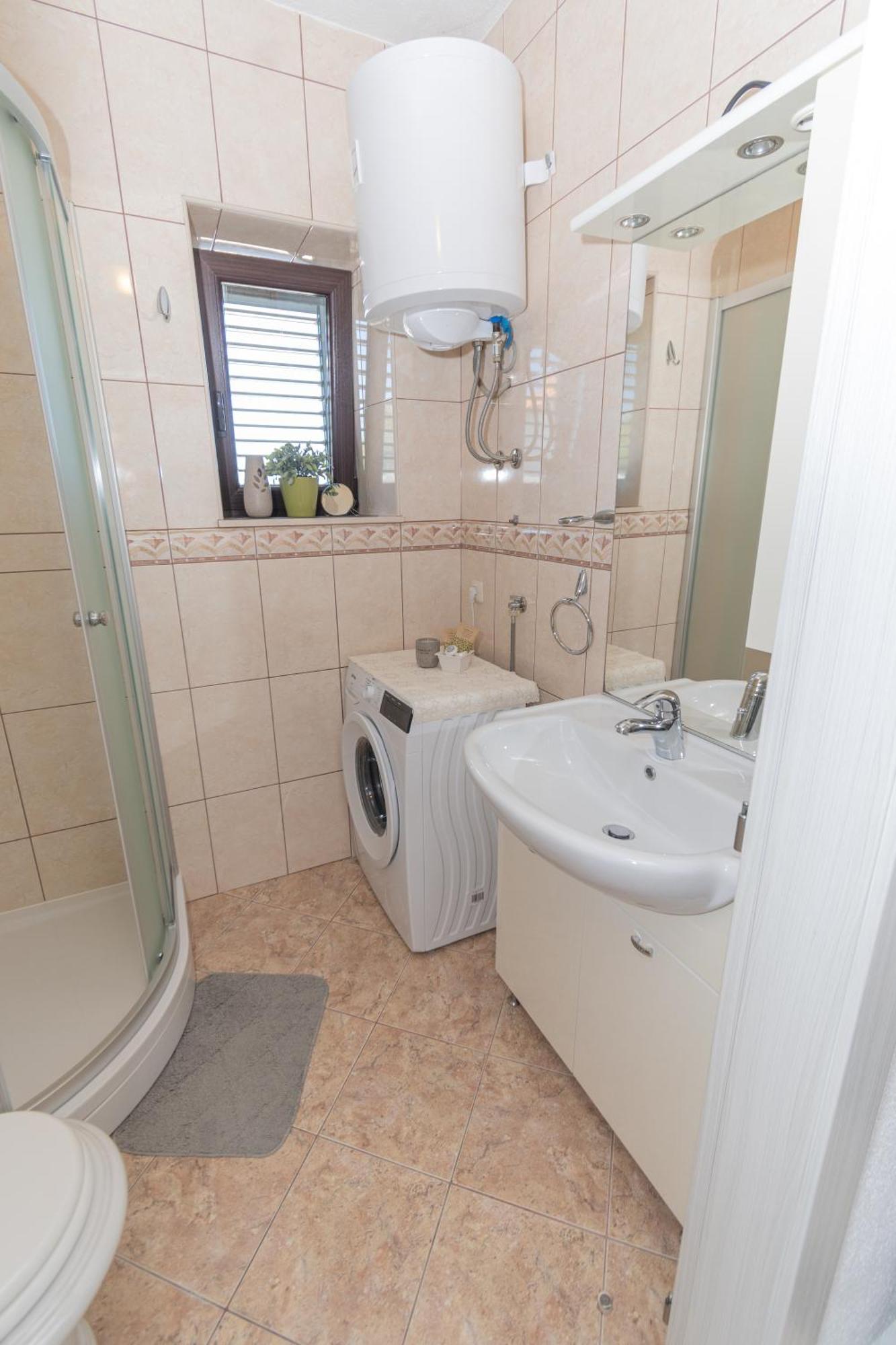 Spacious Villa For 10 With A Big Private Pool 트릴리 외부 사진