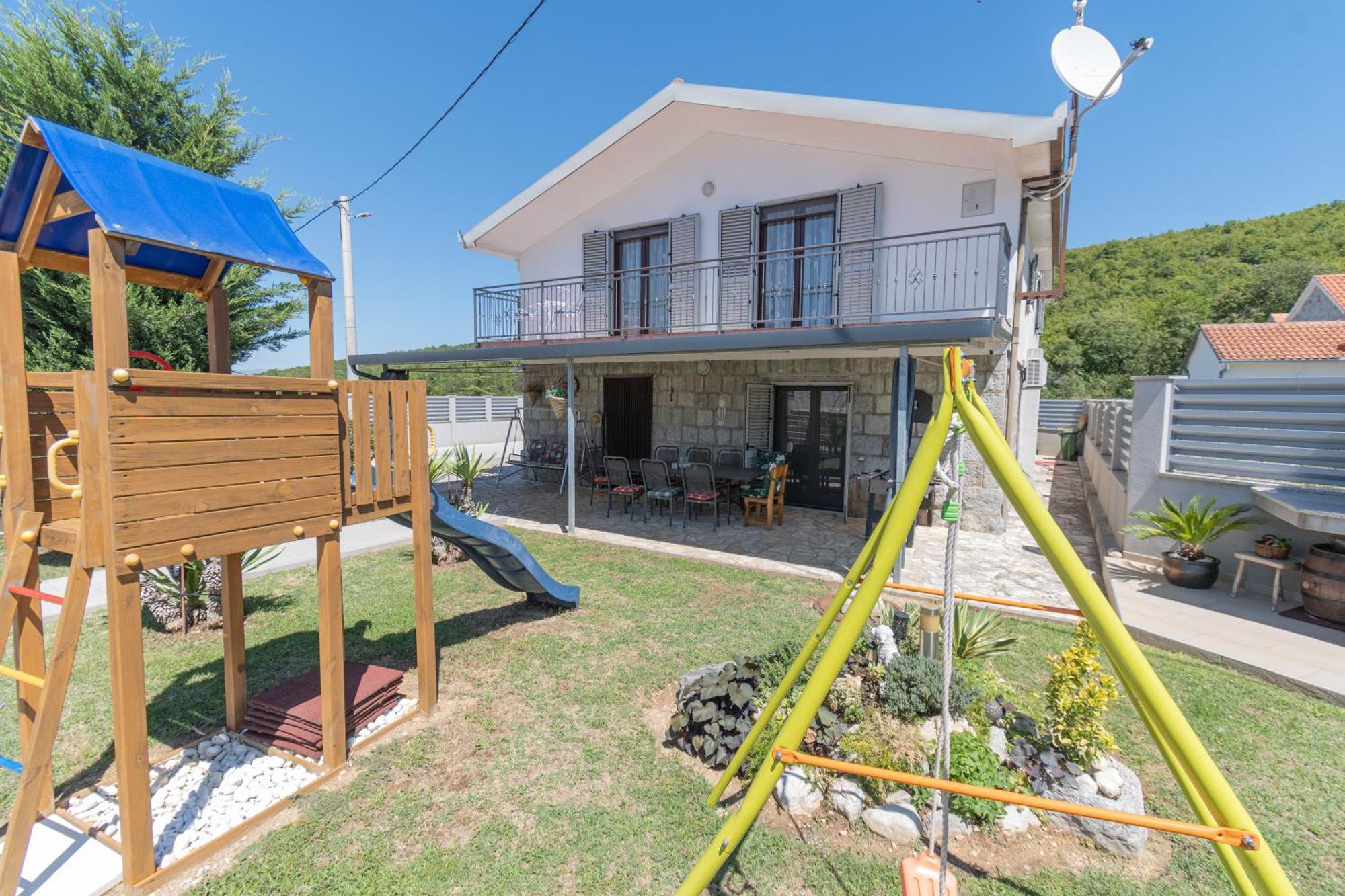 Spacious Villa For 10 With A Big Private Pool 트릴리 외부 사진